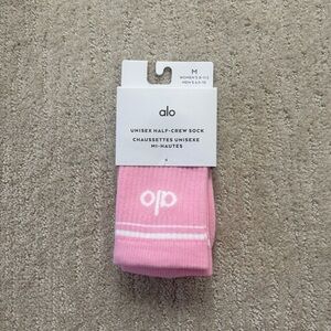 Alo Yoga Unisex Half-Crew Throwback Sock Sweet Pink/White Sold Out Color NWT
